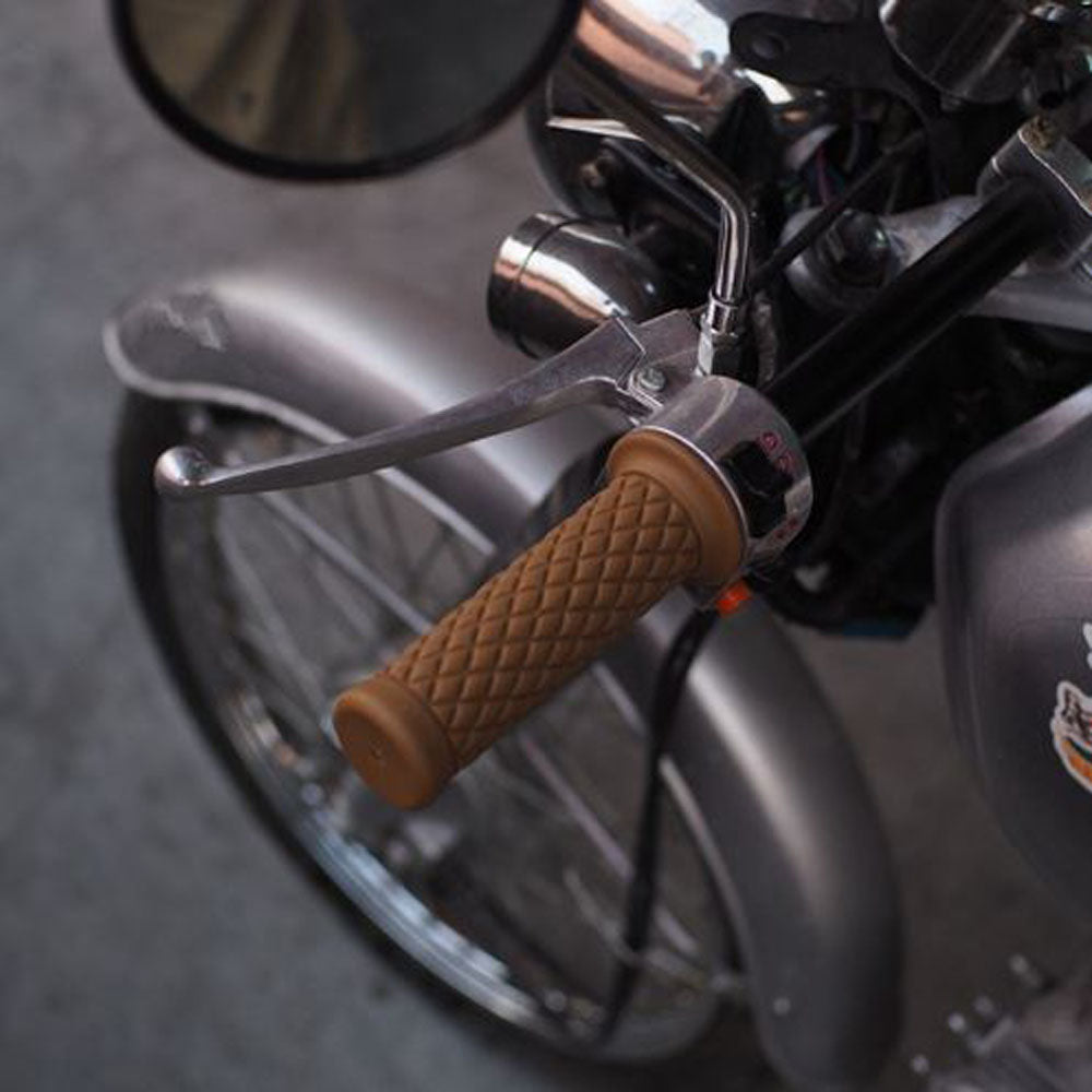 Cafe Racer Diamonds Grips to fit any 7/8 Handlebars